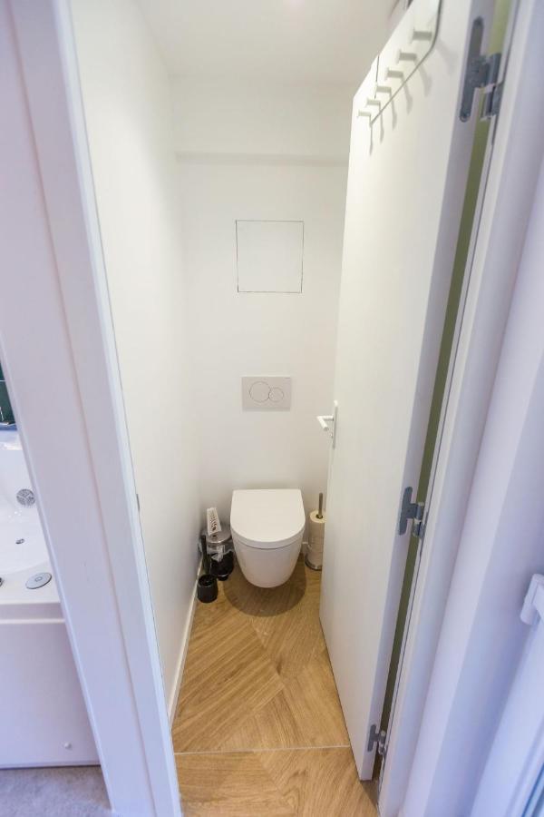 Love Room Du Mont D'Or - Baignoire Spa - Minibar Offert Marseille Extérieur photo